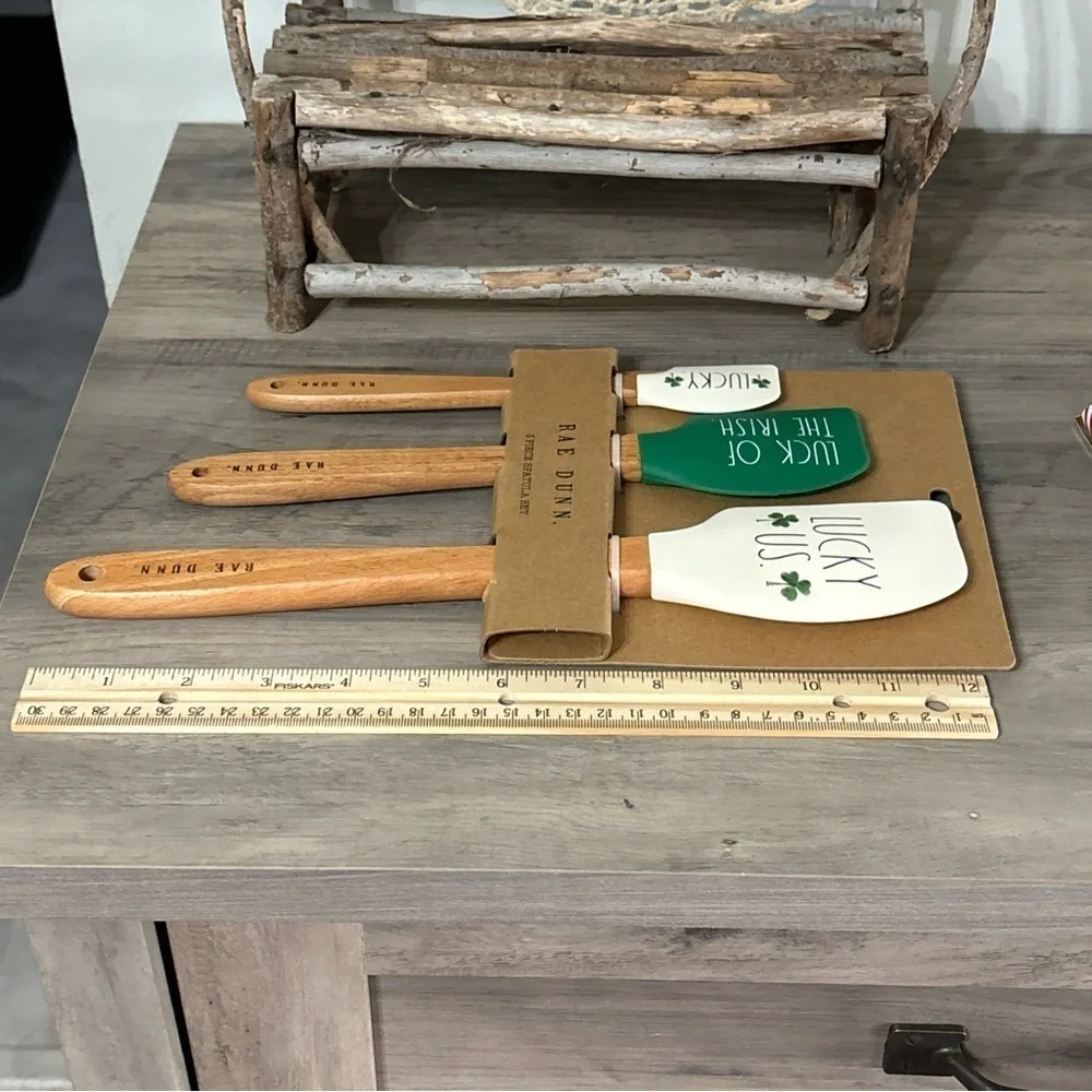 NEW RAE DUNN ST PATRICK'S DAY LUCKY SPATULA SET